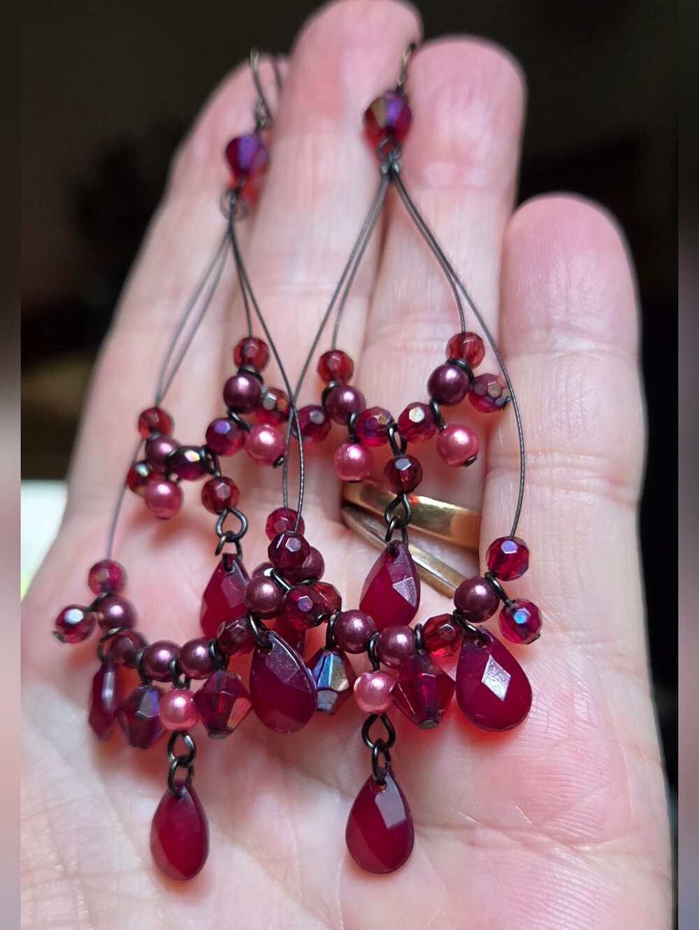 Chandelier Deep Garnet & Pearl Costume Artisan Earrings - Picture 1 of 9
